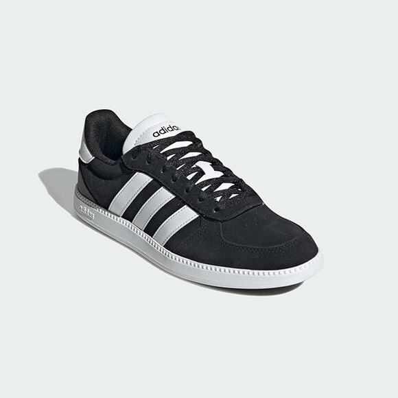 NWT adidas Women's Breaknet Sleek Sneaker, Black/White-Sz  7.5 - Picture 1 of 6